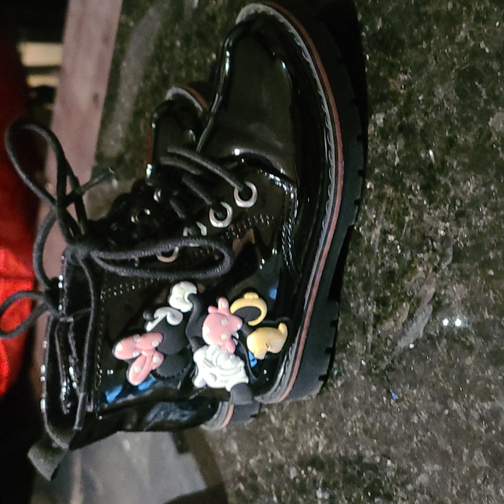 Girls minnie mouse shoes size 5 (25)
